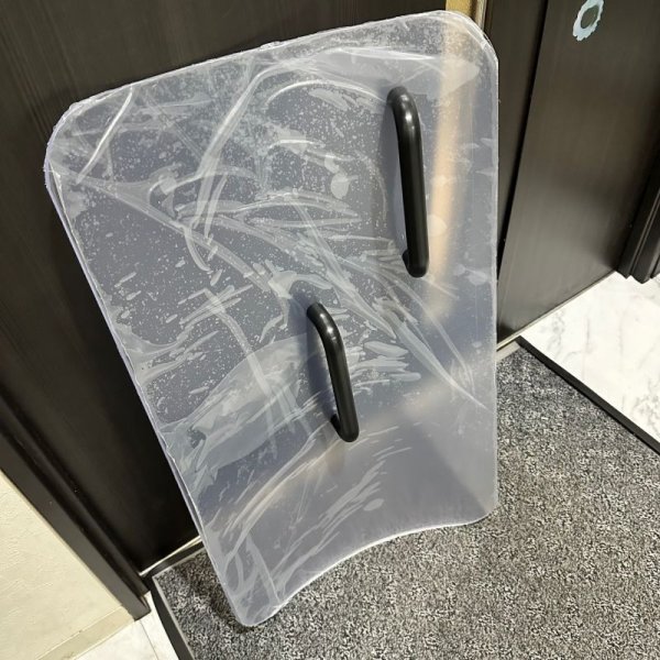 画像1: 中型 透明 防護盾 【両手用】【800×450?5mm】【日本製】2 (1)